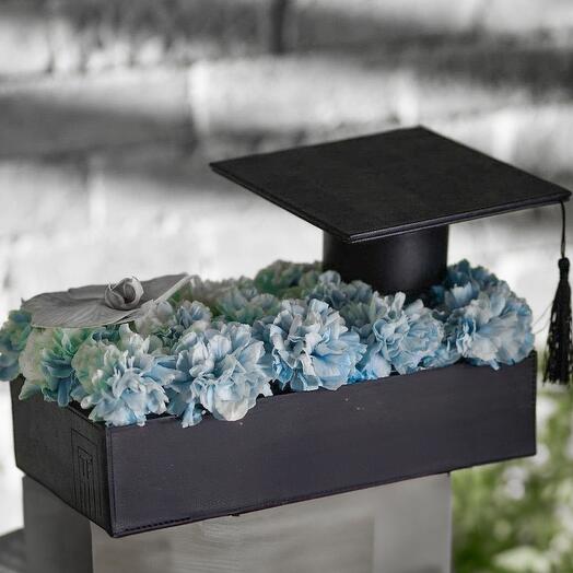 Цветочная выпускная шапочка