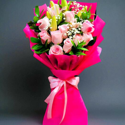 Lilly with Pink Rose Facing Boquet