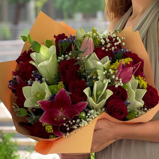 15 Red Roses   Lilies Elegance