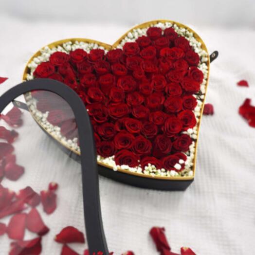 60 премиальных красных роз в чёрной роскошной коробке