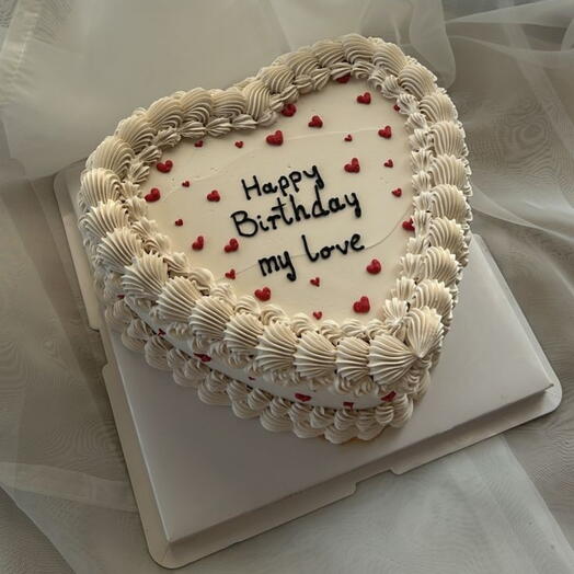 Премиальный торт в форме сердца 500 г С Днём Рождения