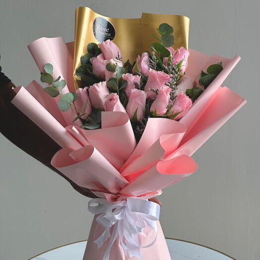Charming 11 Pink Rose Bouquet | Fresh Roses with Eucalyptus Accent | Dubai Delivery