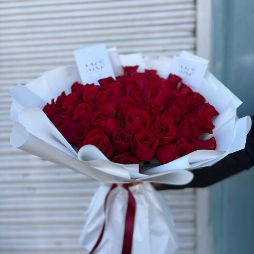 Ramo de rosas rojas de lujo