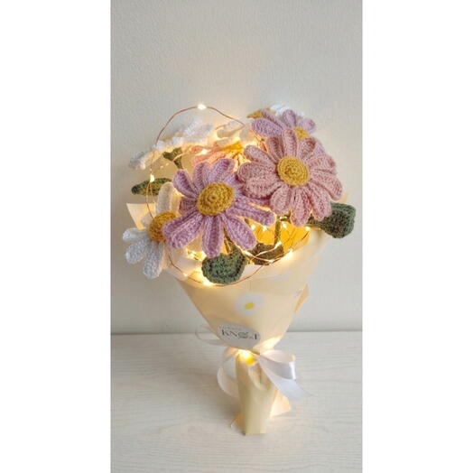 Ramo eterno de margaritas de ganchillo
