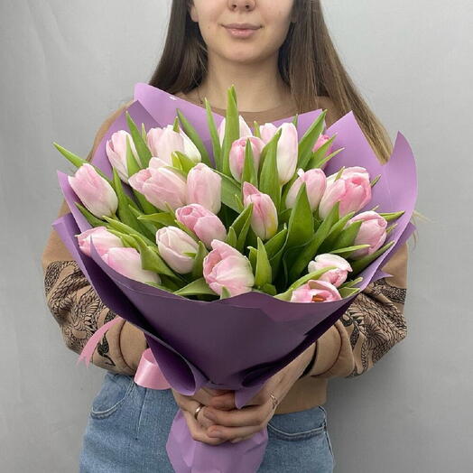 29 розовых тюльпанов