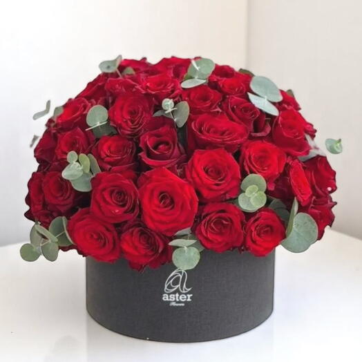 Коробка мечтаний о красных розах