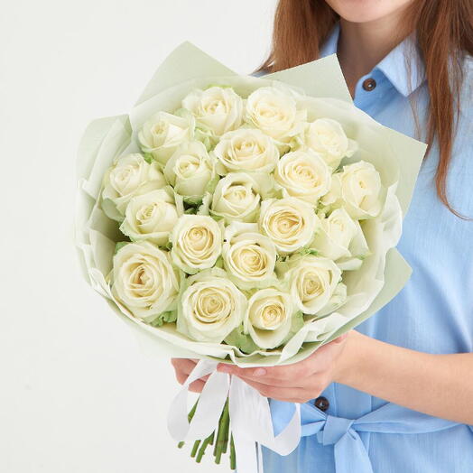 19 White Roses