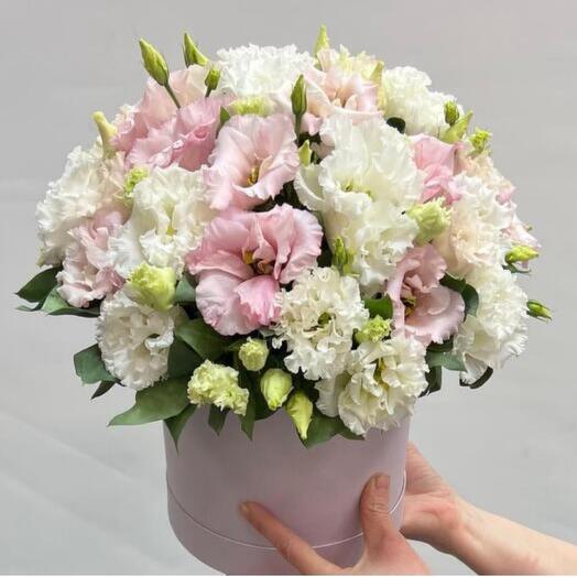 Коробка с эустомами