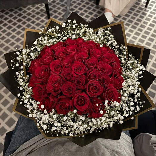 Букет из 50 премиальных красных роз