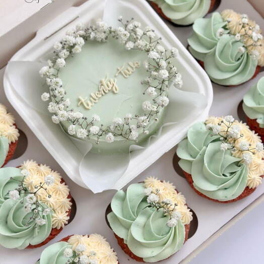 Мини-торт с 8 капкейками