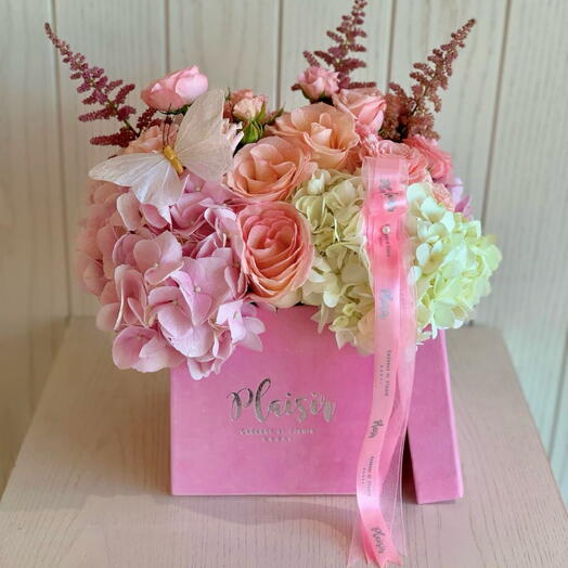 Colour Me Happy with Hydrangeas and Roses