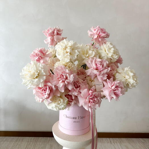 Белый - розовый микс французских роз - коробка размер M