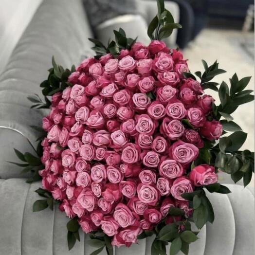 Bouquet de 101 roses violettes