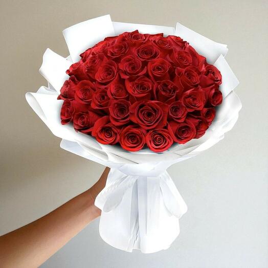 Belleza de 51 Rosas Rojas