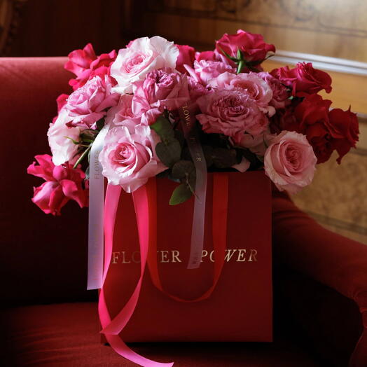 Lovers: Bouquet of 100 Pink and Red Garden Roses
