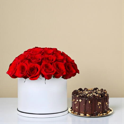 Red Roses Box with Hazelnut Cake