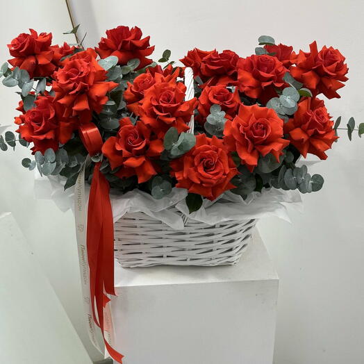 Signature Cesta Lujosa de Rosa Roja para Aniversario, Cumpleaños o San Valentín