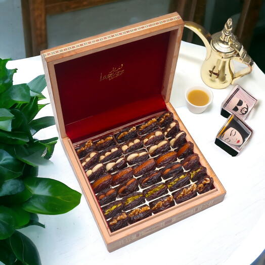 Square Signature wooden box Stuffed dates  35pcs