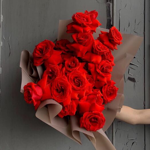 Bouquet of red roses