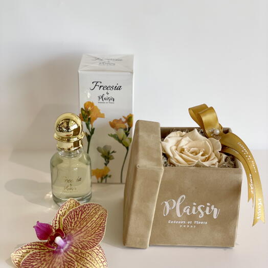 Giftset - Freesia Fragrance and Infinity Rose