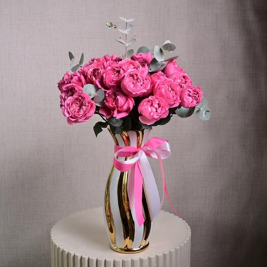 Julieta Cerise Spray Roses in Gold-White Ceramic Vase  7129