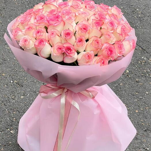 100 Pink Roses Luxury Bouquet