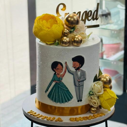 Золотой торт для празднования помолвки 2 кг