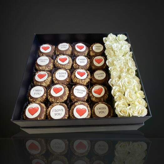 Подарочный набор ко Дню святого Валентина с розами и шоколадом (20 шт.), версия 1.