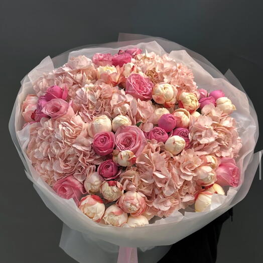 Пастельно-розовый смешанный букет