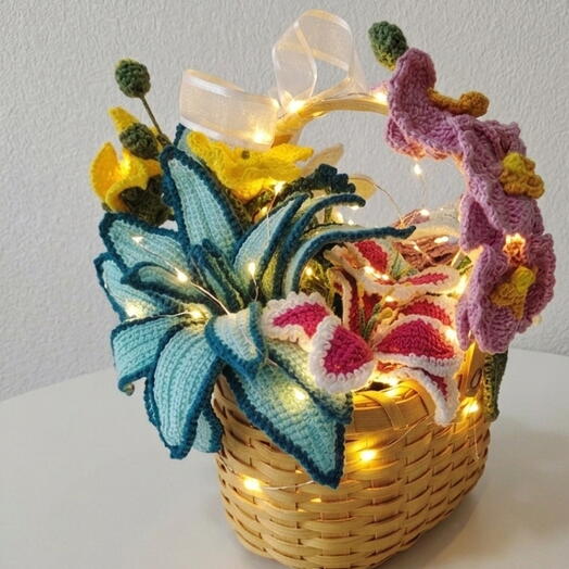 Cesta Eterna de Pradera Primaveral Tejida a Ganchillo