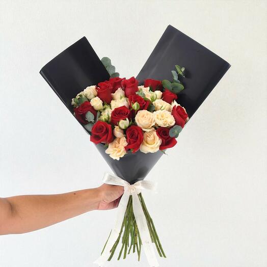 Red   Peach Roses Bouquet