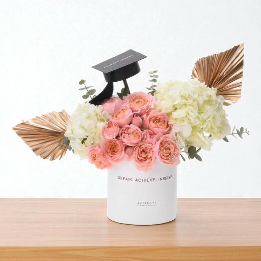 Путь лепестков – Коробка с цветами на выпускной