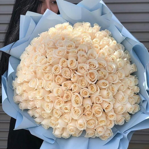 100 White Luxury Roses Bouquet