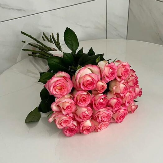Изысканный букет из 20 розовых роз