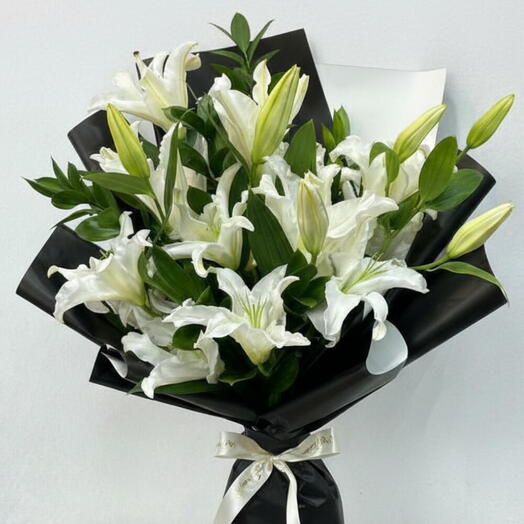 Pure White Lilies Bouquet – 7 Stems