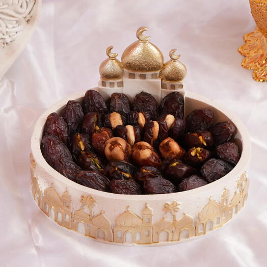 Королевская тарелка рамаданских фиников