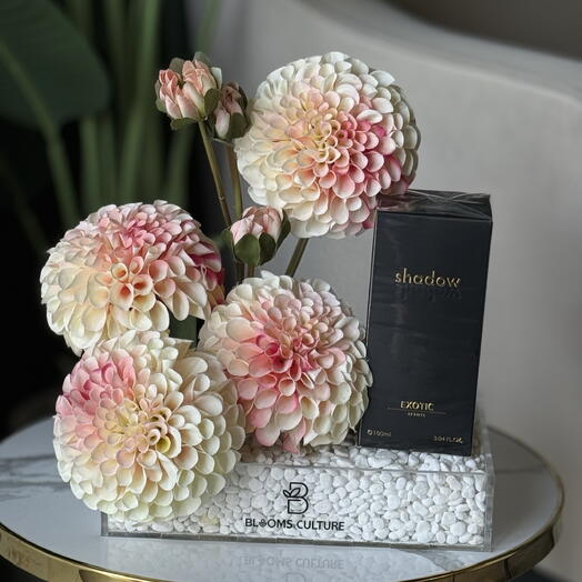 Подарочная корзина с парфюмом Blush Elegance