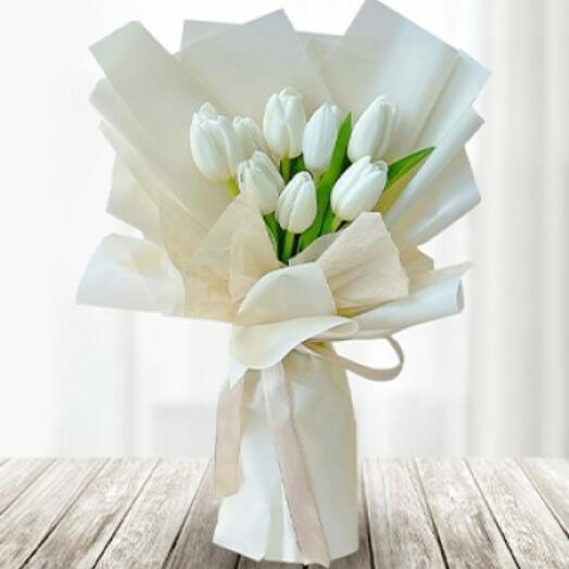 9 White Tulip Bouquet