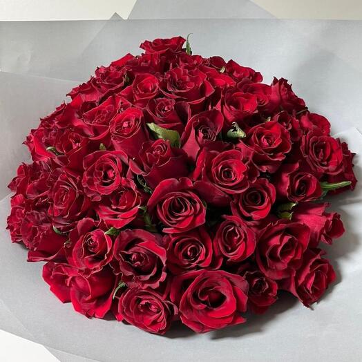 50 red roses