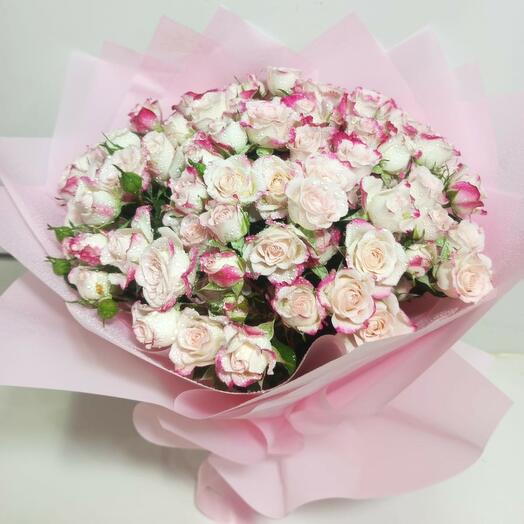 19 Reflex Spray Roses Bouquet