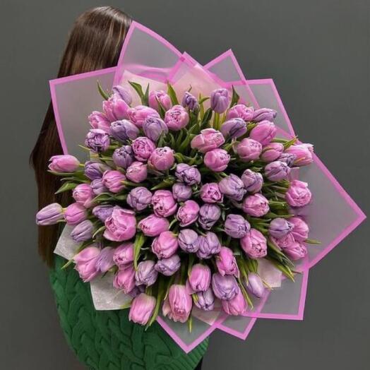 Bouquet of mixed tulips