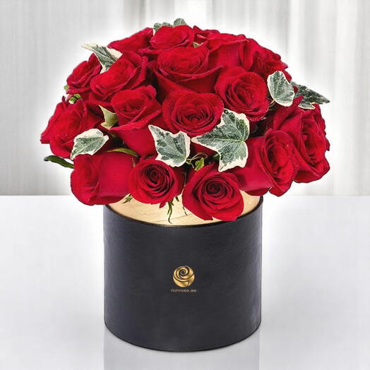 Panama - 25 Red Roses in Black Box