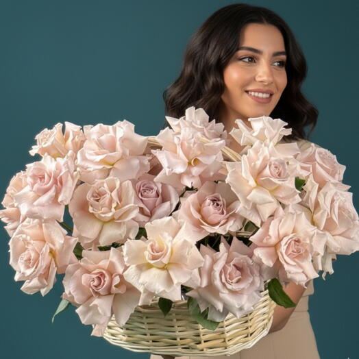 Букет из 19 светло-розовых раскрывшихся роз премиум - Эквадор