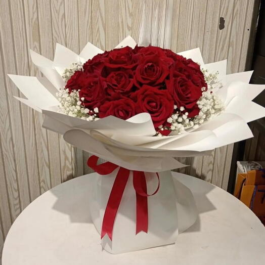 Букет из 30 премиальных красных роз