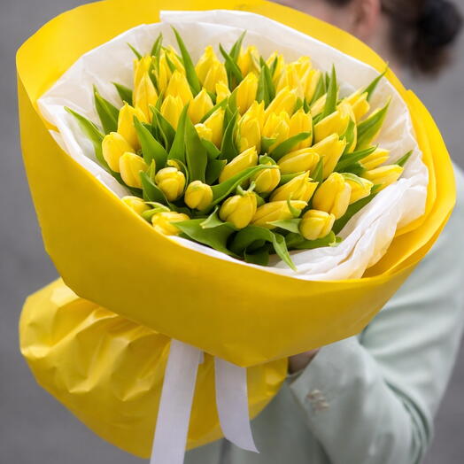 Soft yellow tulips (35pis)