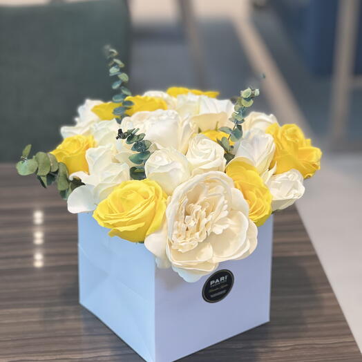 Seren Yellow and White Roses