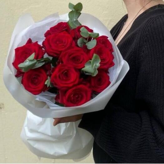 Букет из 15 красных анемон
