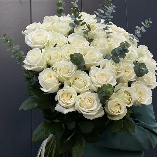 51 Ecuador white rose bouquet