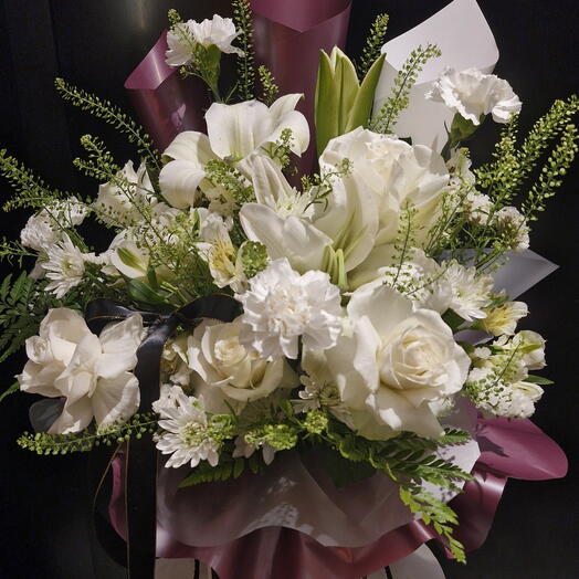 Mix  white flowers  in box
