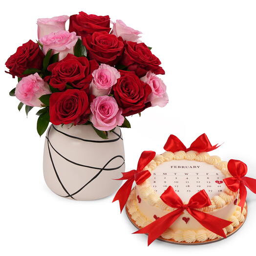 Розовая элегантность — коробка с миксом роз и красным бархатным тортом